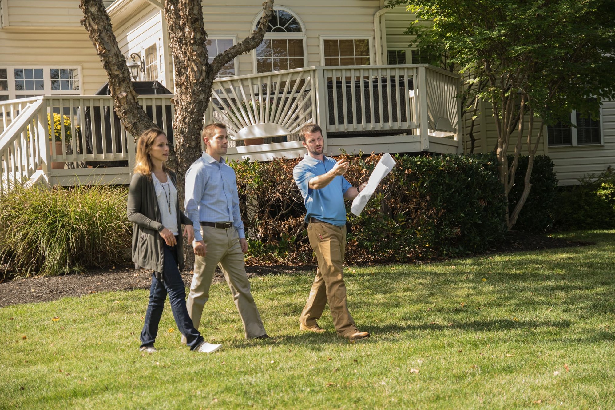 couple with landscape designer